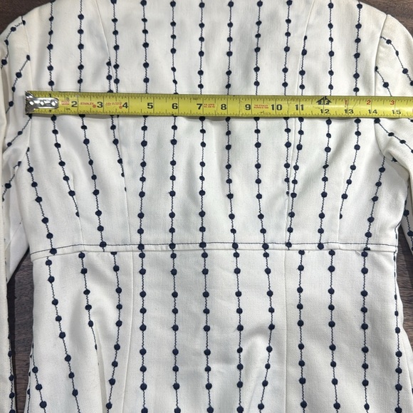 Nanette Lenore white and navy tailored blazer, Size 0, navy polka dot design - Picture 10 of 11